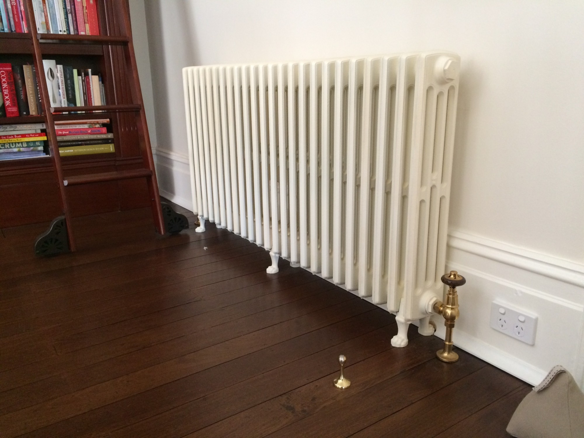 Hunt Traditional Cast 